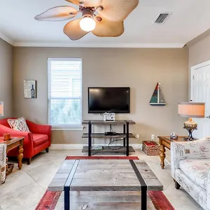 Villages Of Crystal Beach: Serenity Holiday home